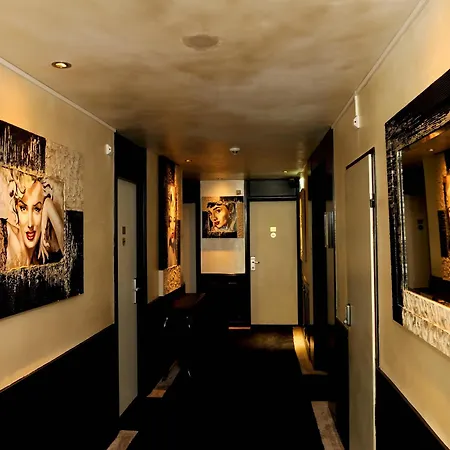 Sint Nicolaas Otel 3*