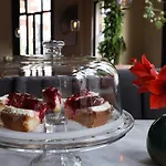 Sint Nicolaas Hotel 4*