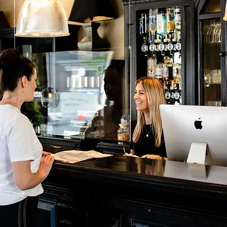 圣尼古拉斯酒店 酒店